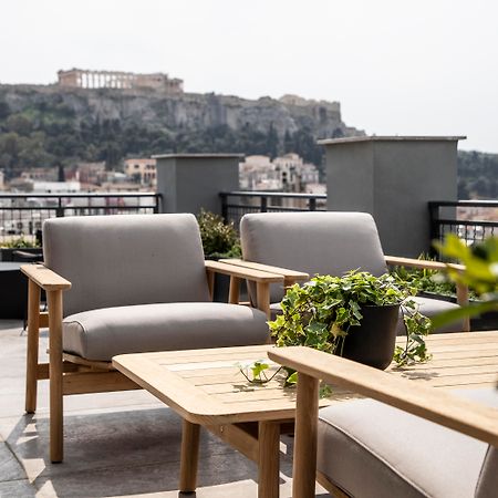 โรงแรมเพเรียนท์ เอเธนส์ ภายนอก รูปภาพ The view from the rooftop