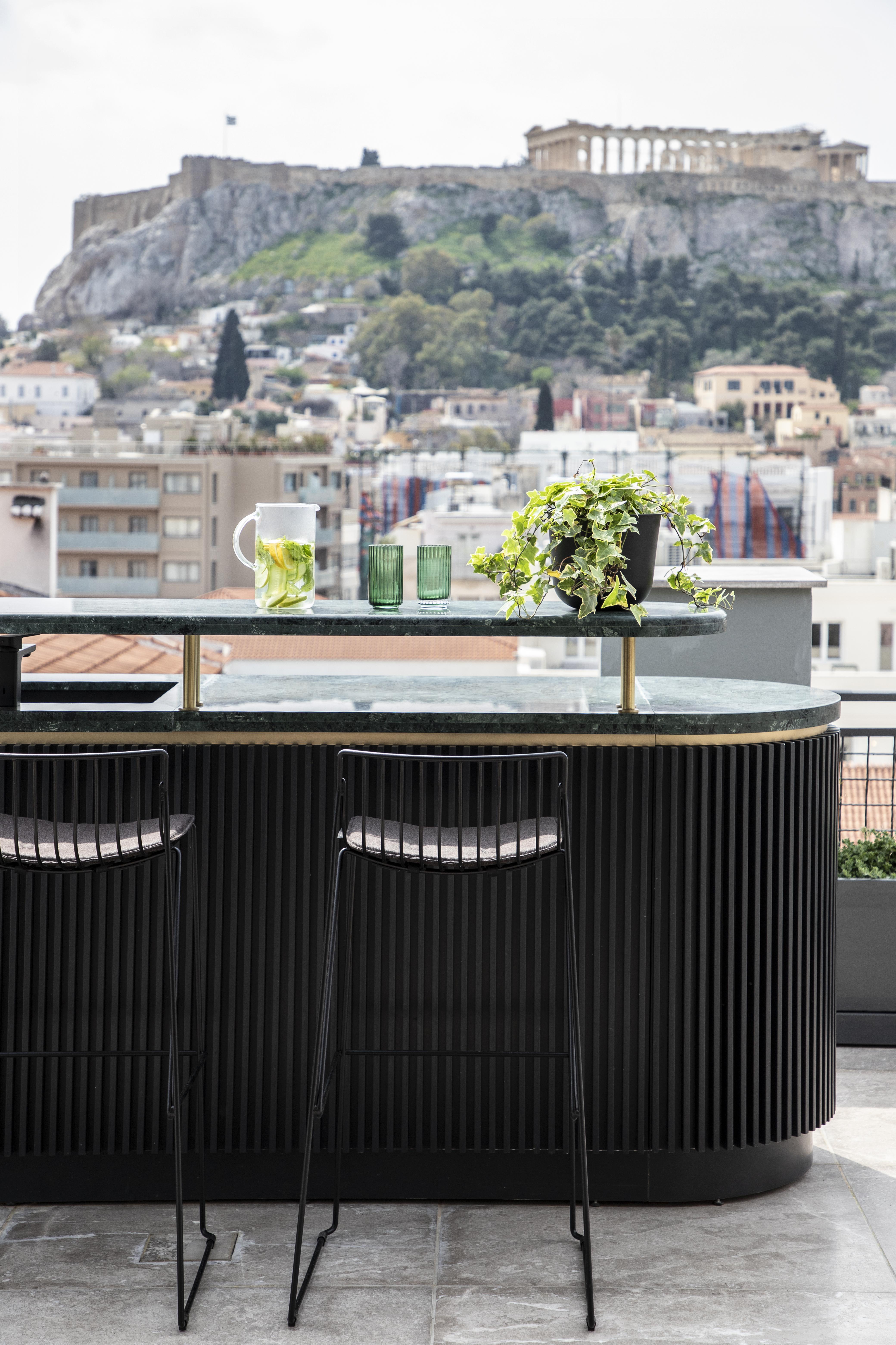 โรงแรมเพเรียนท์ เอเธนส์ ภายนอก รูปภาพ A balcony