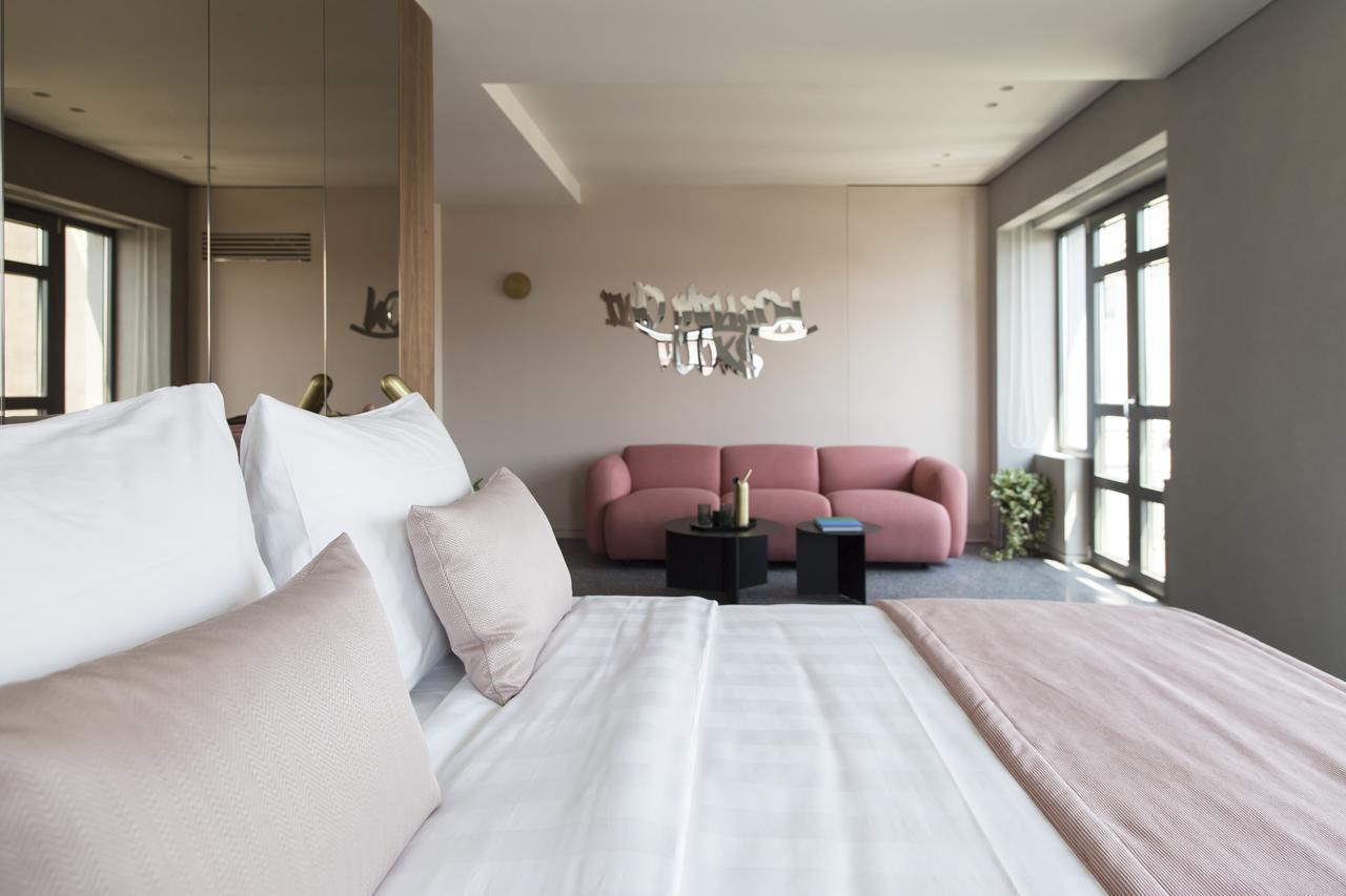 โรงแรมเพเรียนท์ เอเธนส์ ภายนอก รูปภาพ A bedroom at the hotel