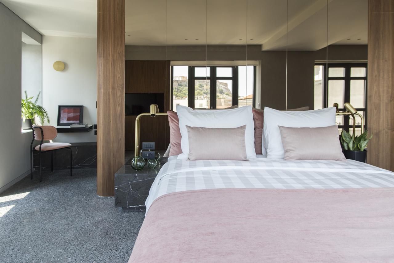 โรงแรมเพเรียนท์ เอเธนส์ ภายนอก รูปภาพ A bedroom at the hotel